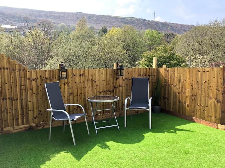 Rhondda Valleys With Breathtaking Riverside Views Llwynypia Bagian luar foto