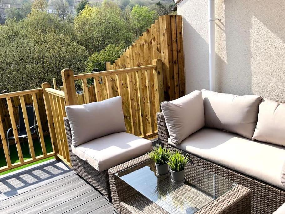 Rhondda Valleys With Breathtaking Riverside Views Llwynypia Bagian luar foto